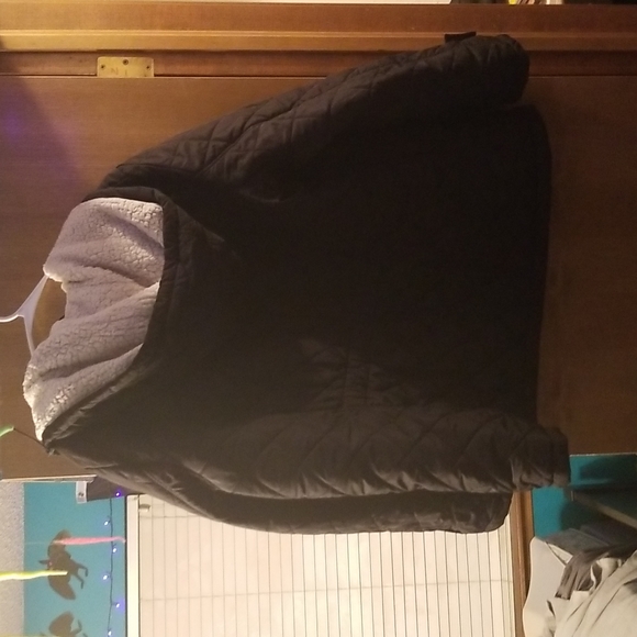 Black Puffer Jacket + Matching Gloves - Picture 2 of 4